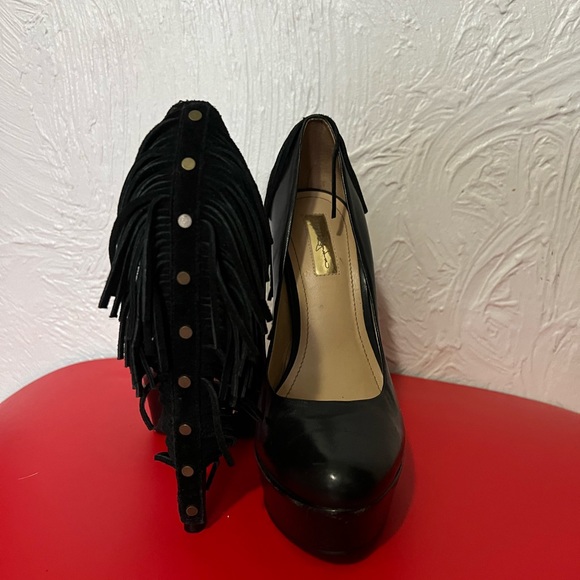 Report Signature Targee Black Fringe Platform Pumps! - Picture 4 of 5